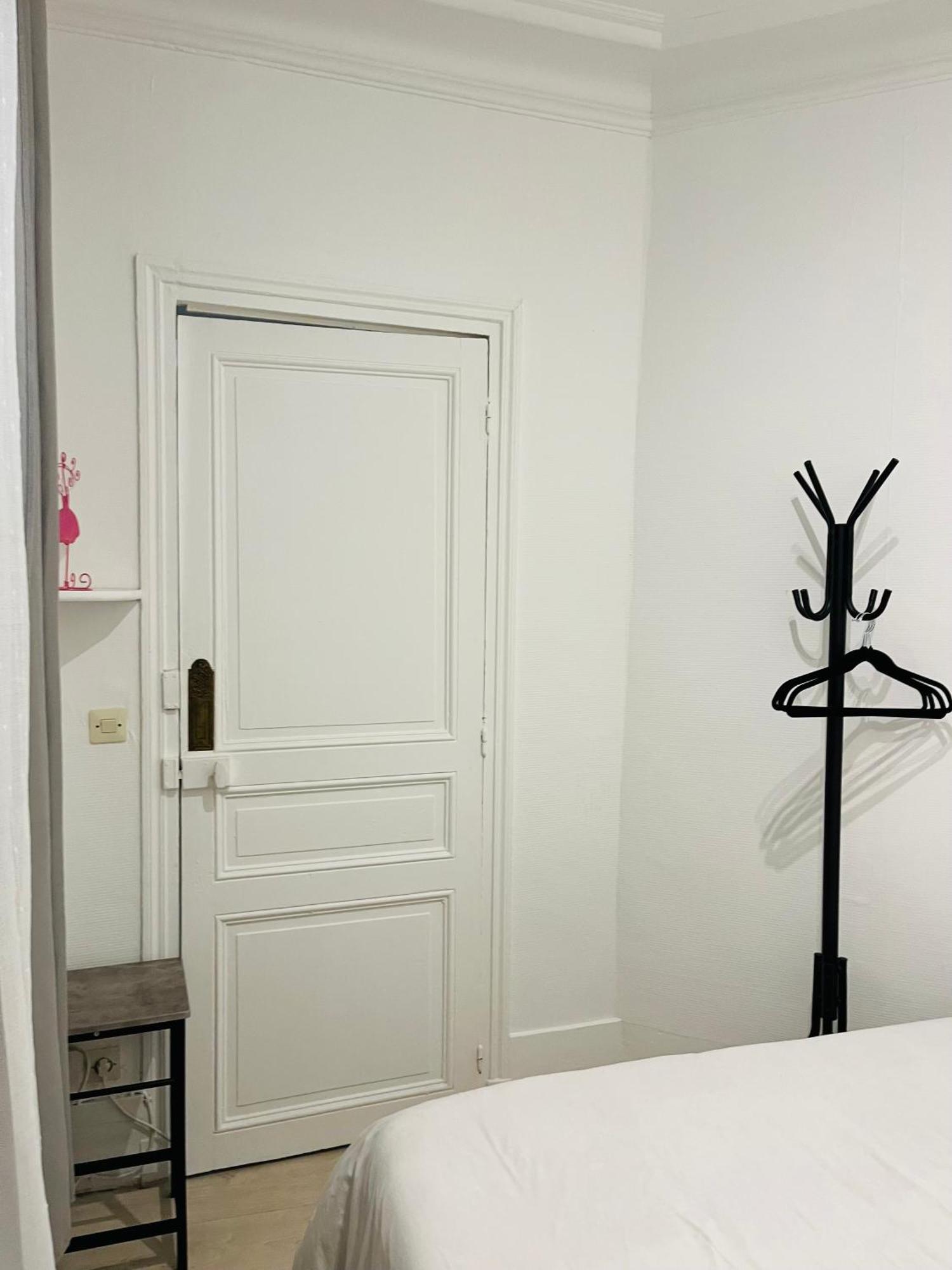 Apartment In Montmartre, Paris, Near Sacre-Coeur Read Host Profile For Booking Buitenkant foto